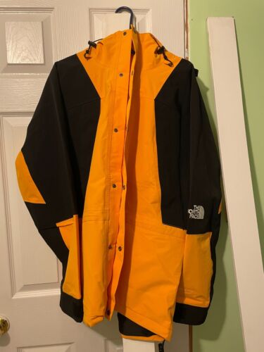 The North Face 1994 RETRO MOUNTAIN LIGHT FUTURELIGHT YELLOW SIZE MENS MEDIUM