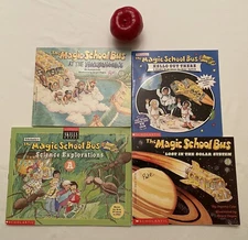 Scholastic The Magic School Bus Set 4 Books Space, Water & Science Paper MSBP1