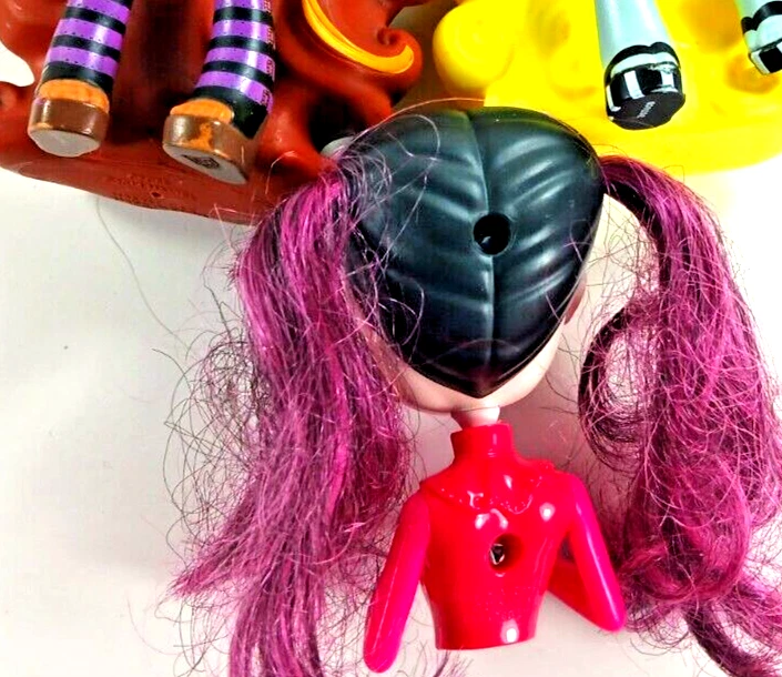 Ever After High MH Enorme Lote Mixto Accesorios Ropa Zapatos Soporte Piezas Cepillos+ Foto 4 de 4