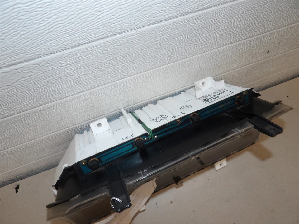 EAGLE SUMMIT VISTA 1992-1993 CUADRO DE INSTRUMENTOS sin tacómetro AT con limpiaparabrisas trasero Foto 2 de 4