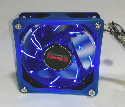 Enermax 80mm LED Case Cooler 3pin Fan + Blue UV Sensitive Anti-Vibration Pad - Picture 5 of 13