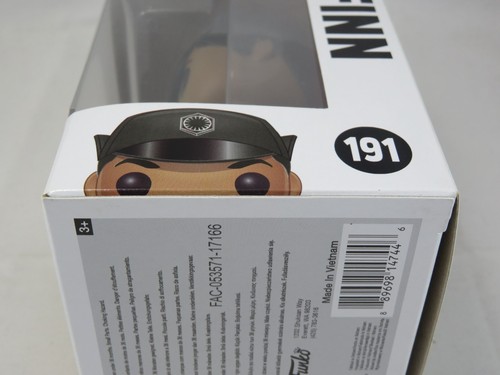 Star Wars Funko Pop - Finn - The Last Jedi - No. 191 - Free Protector - Picture 13 of 16