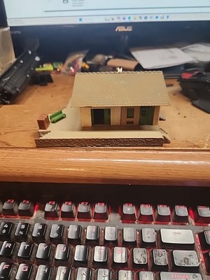 Vintage Faller HO Scale Freight Depot Building Damaged Roof Germany