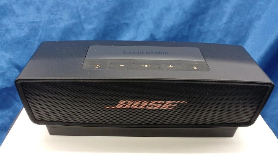BOSE SOUNDLINK MINI II Limited Edition Bluetooth Speaker Portable & Clear Sound - Image 2 of 4