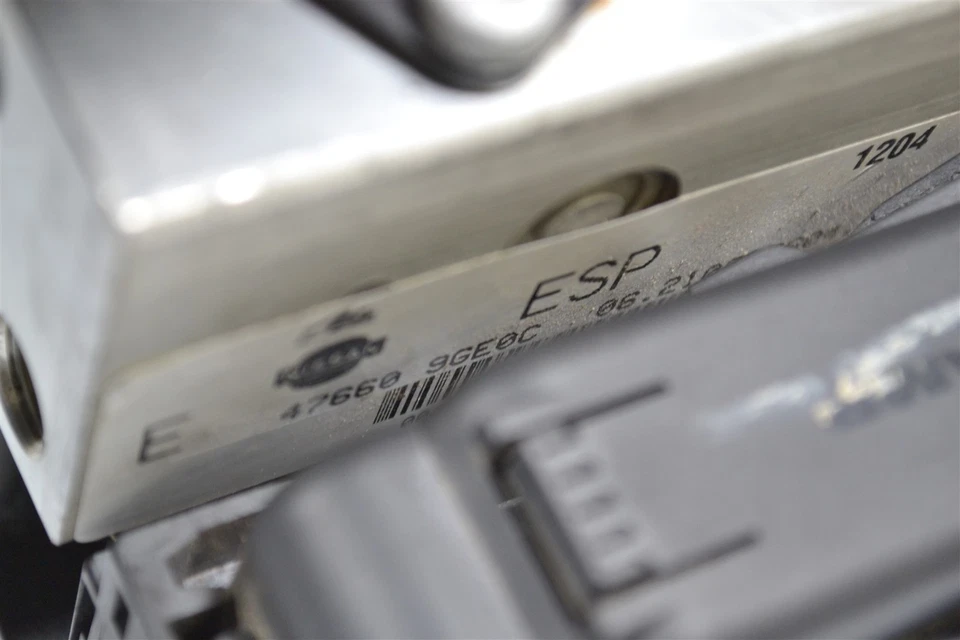 Módulo de control bomba freno antibloqueo ABS 476609GE0C Nissan Armada 13-15 15i1 501  Foto 4 de 4