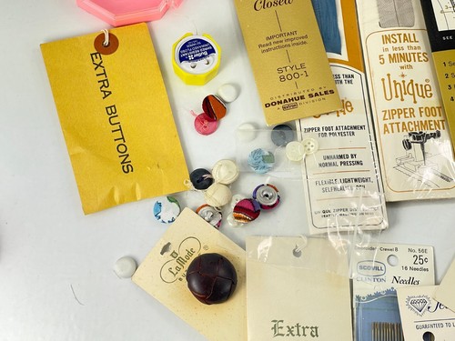 Vintage 61pc Sewing Sew Knitting Lot Zippers Buttons Snaps Fasteners Needles Etc - Picture 5 of 12