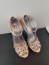 Fioni Night Gold w/ rhinestones 4 Inch Heels Size 8.5