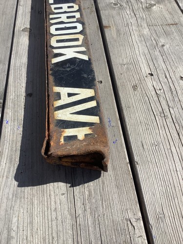 HAZELBROOK AVE - VINTAGE LOS ANGELES PORCELAIN STREET SIGN LAKEWOOD CA - Picture 2 of 8