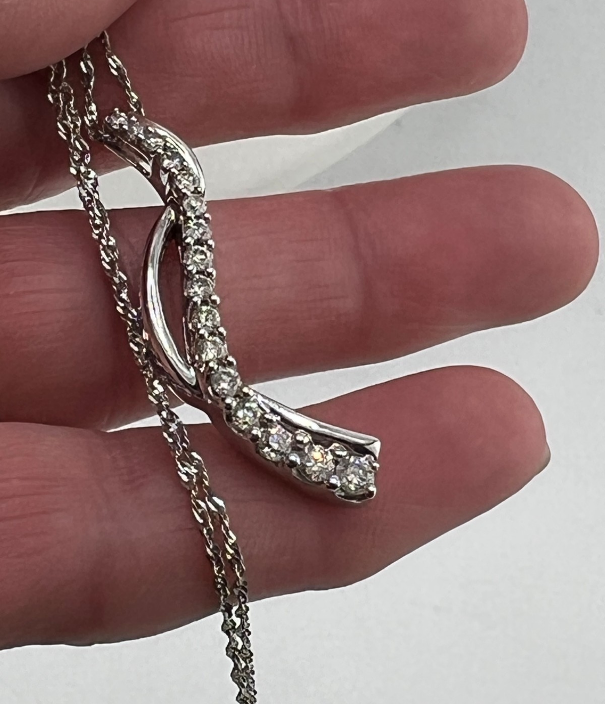 14K white gold & Diamonds Journey necklace 18
