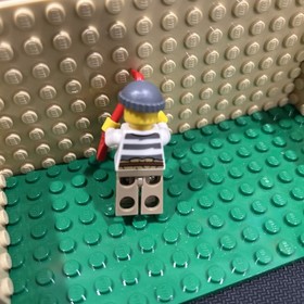 LEGO  - City - Set 60069 - Swamp Police Crook Male  (cty0515) set of two