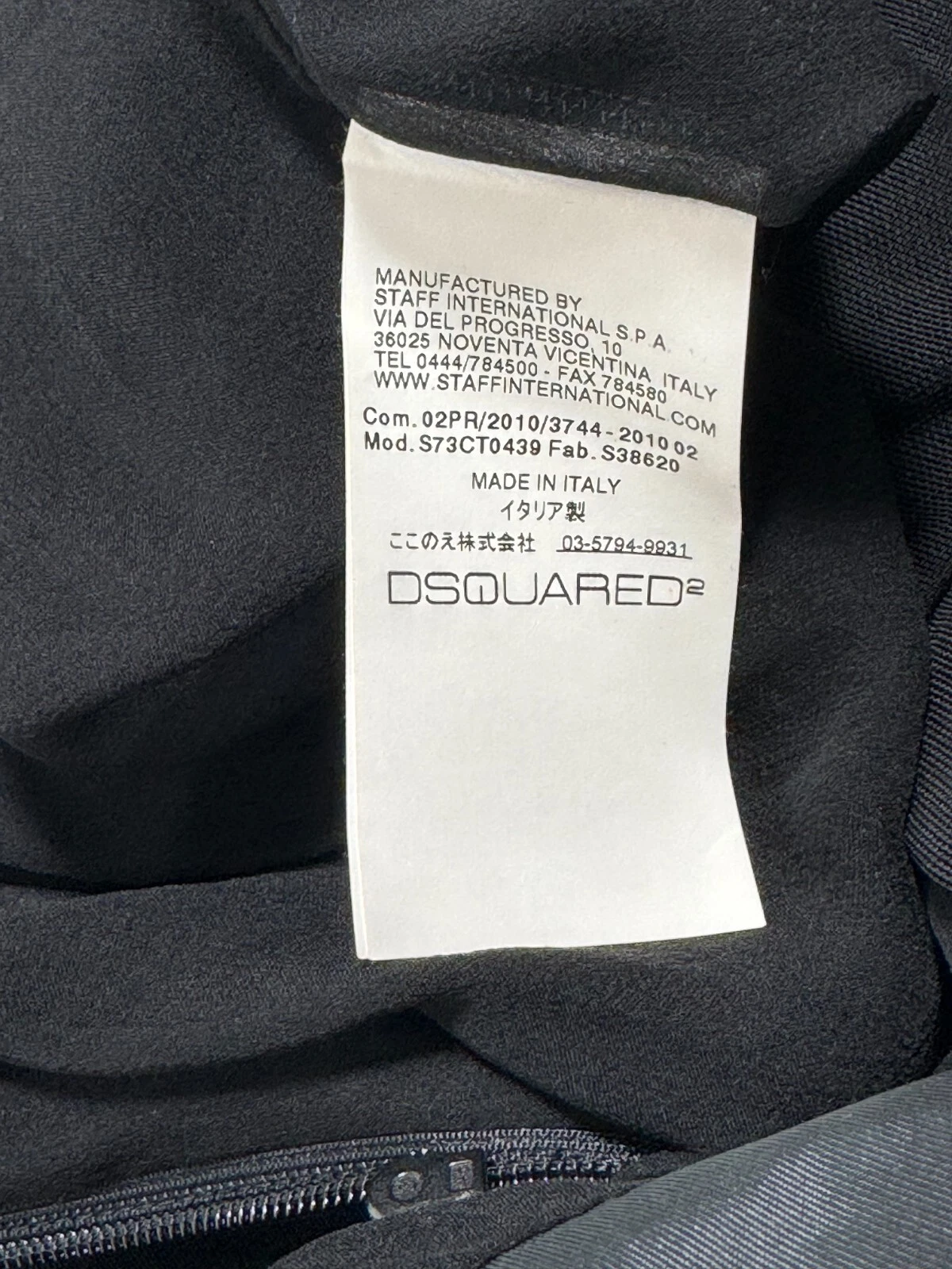 Abito monospalla A I 2010 Dsquared2 Runway pelle nera impreziosito da cristalli