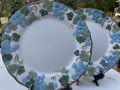 2 Metlox Poppytrail Sculptured Grape Stoneware Dinner Plates  10.5  Handpainted