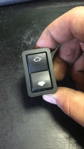 Bedienfeldheber BMW E38 E39 8368974