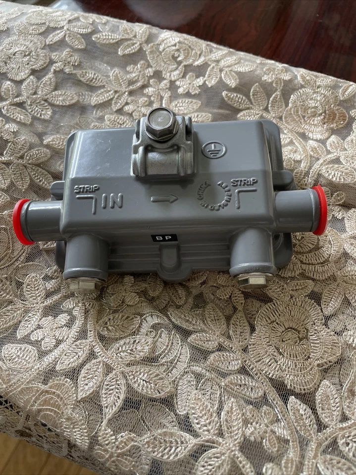 ARRIS FFT-20Q TAP AUTO Seize F Connector w/ PLU lot of 10 New - Image 2 of 2