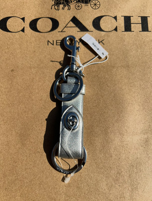 Coach CW562 Pearlized Smooth Leather Trigger Snap Bag Charm SV/ Lt Silver NWT
