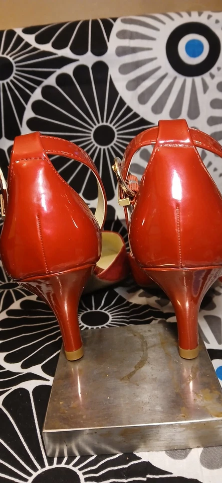 Zapatos de tacón Anne Klein Iflex Findaway rojos de gamuza sintética para mujer de 2,5" talla 9,5 M NUEVO Foto 4 de 4