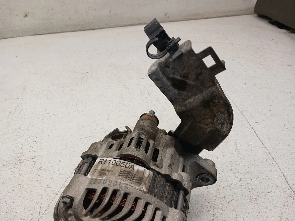 03-06 Alternador 6 cilindros Nissan 350Z 03-08 FX35 03-07 G35 OEM 23100CD010 Foto 3 de 4