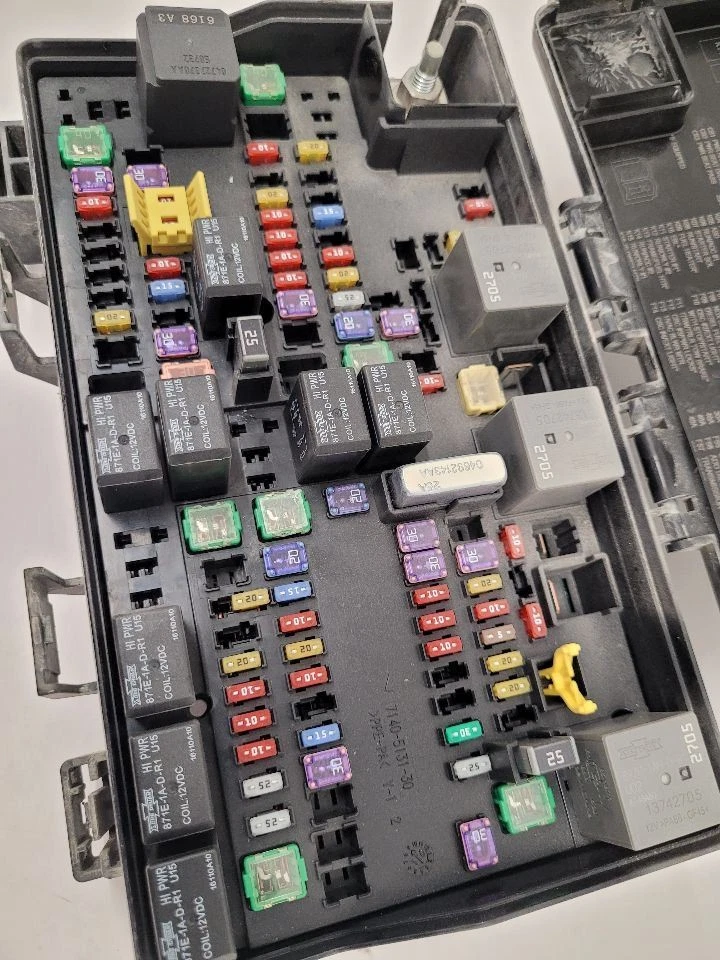 2015-2022 DODGE RAM 1500 PICKUP Fuse Box Engine 68322371AB Foto 4 de 4