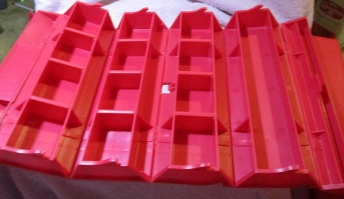 Red Plastic Rolykit - Multiple compartments - Picture 4 of 9
