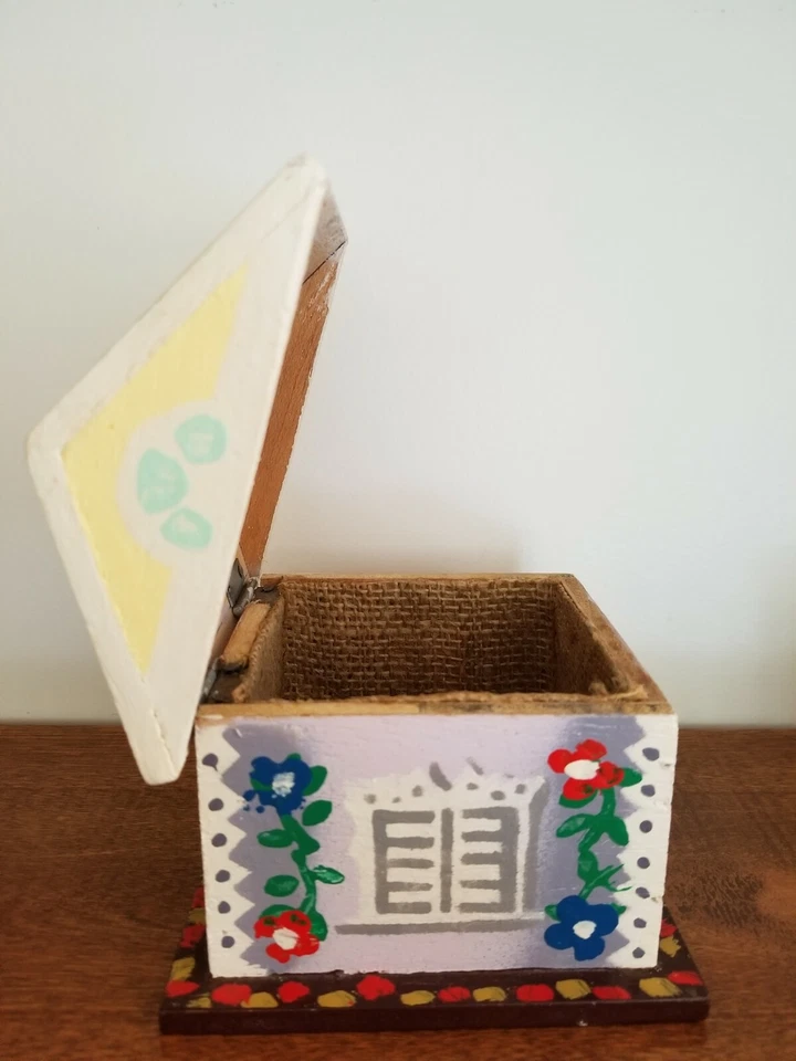 Vtg Wood Trinket Jewelry Box Painted Floral Shabby Cottage Tropical Beach House - Image 3 of 4