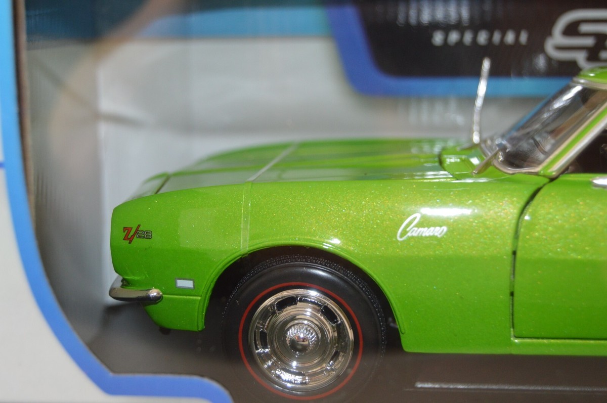 1968 Chevrolet Camaro 1/18ミニカー Maisto Special Edition Green 1968 Chevrolet Camaro Z/28