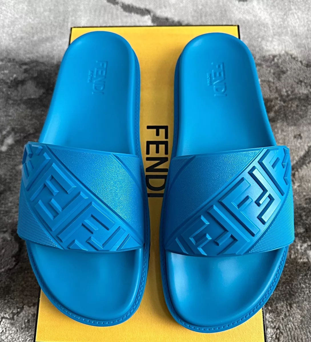 Fendi flip flops clearance mens