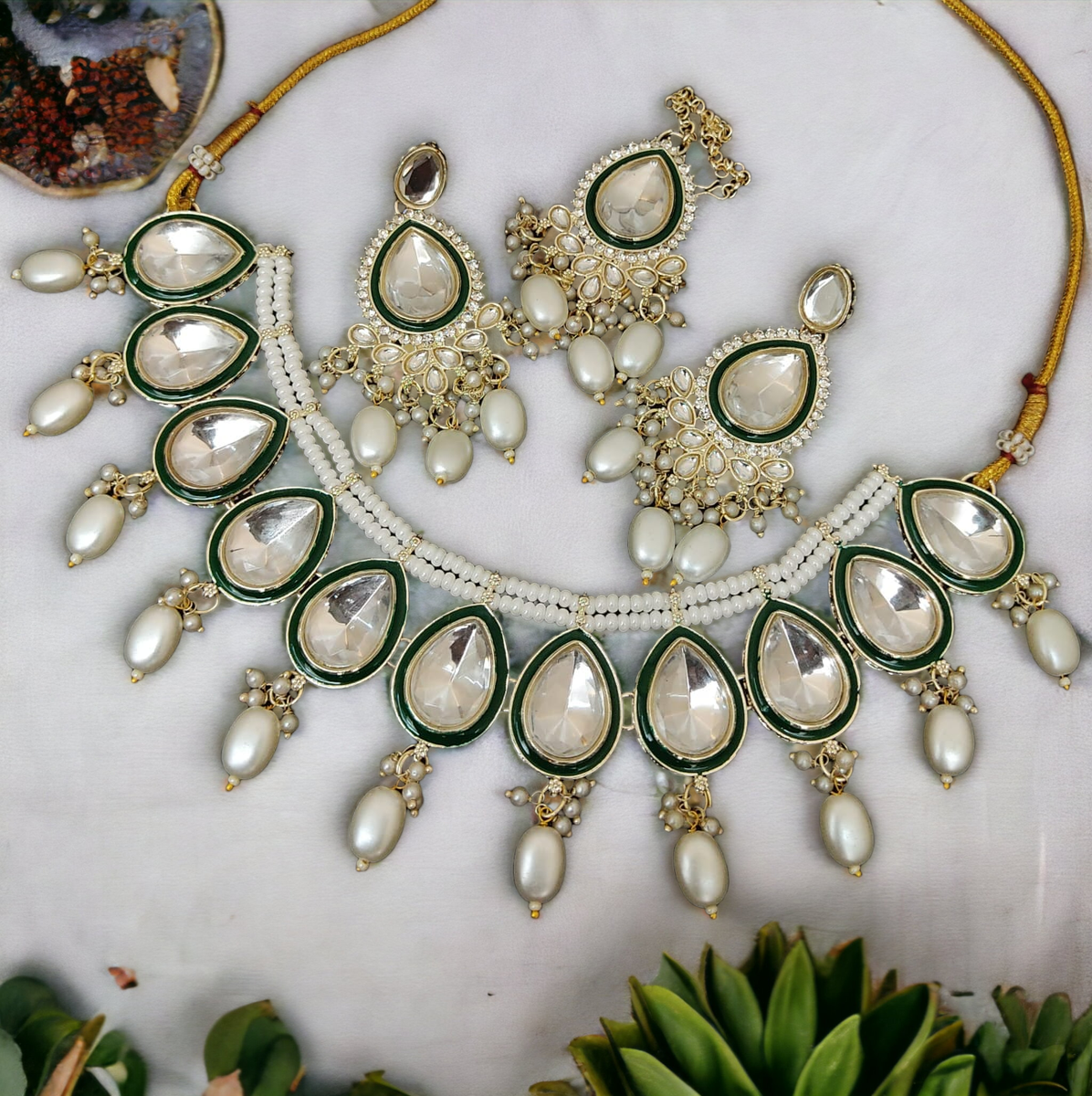 Kundan jewellery set for women