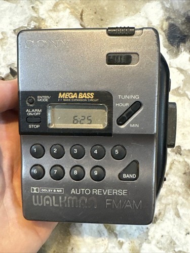 Sony Dolby WM-FX43 Auto Reverse AM/FM Walkman Radio Works* Cassette Needs Repair