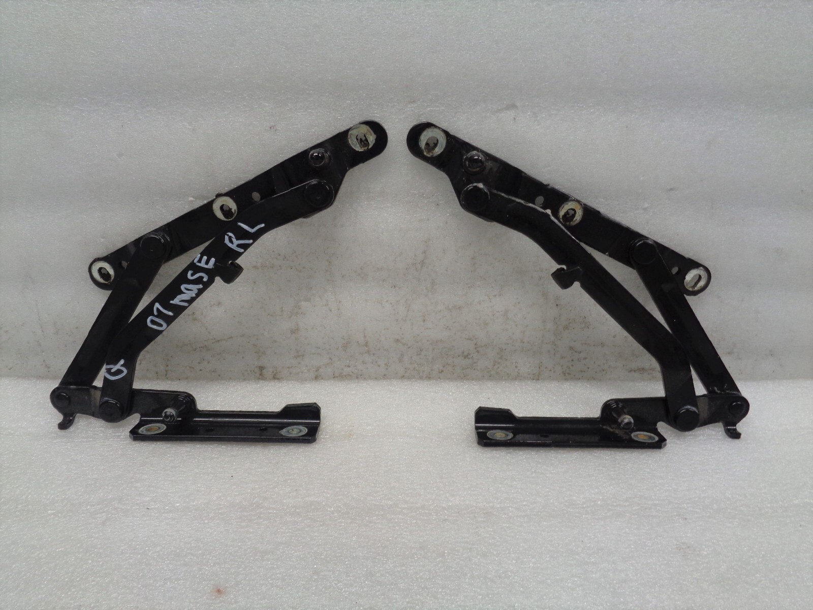 05-08 Maserati Quattroporte M139 Rear Trunk Support Hinge Pair Set OEM AK221035