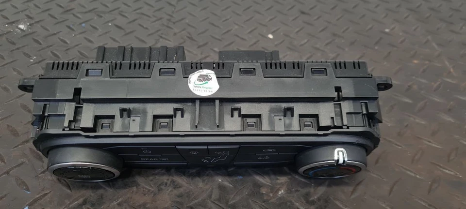 FORD FIESTA MK8 (B479) 2018 INTERIOR HEATER CONTROL PANEL HEATED SCREEN 2592183 - Image 3 of 4