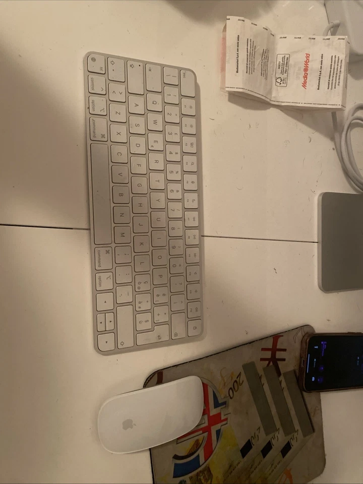 Apple iMac 24" (256GB SSD, M3, 8GB, GPU 10‑Core) Argento - MQRJ3T/A (Ottobre,... - Immagine 2 di 3