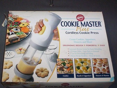 NIB WILTON COOKIE MASTER PLUS CORDLESS COOKIE PRESS 12 DISKS 4 TIPS 2 RECIPE BKS