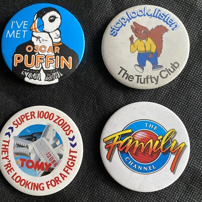 Sammlerabzeichen x 4: Tufty Club, Family Channel, Tomy Toys, Oscar The Papageientaucher