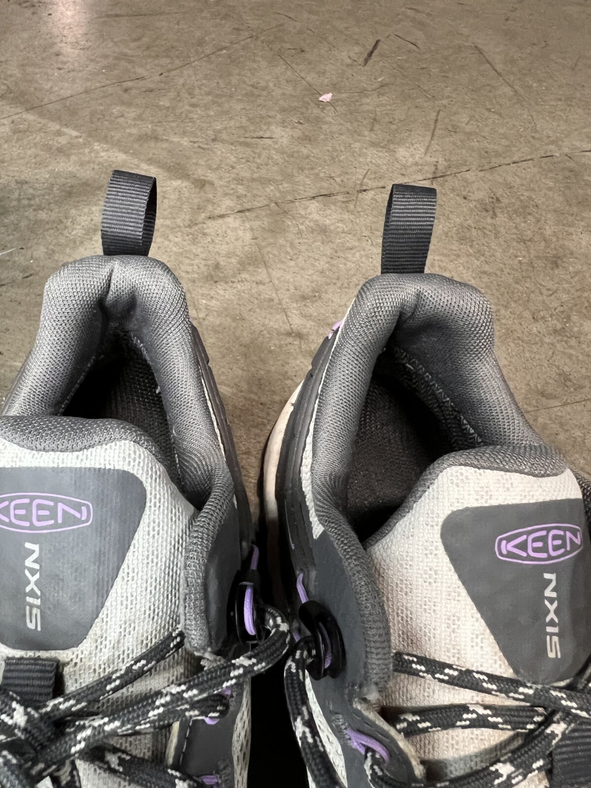 KEEN NXIS scarpa da trail impermeabile da donna US 9 5 EU 40 grigio e viola escursionismo
