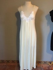 Women's Vintage Vassarette Long Nightgown, size 32