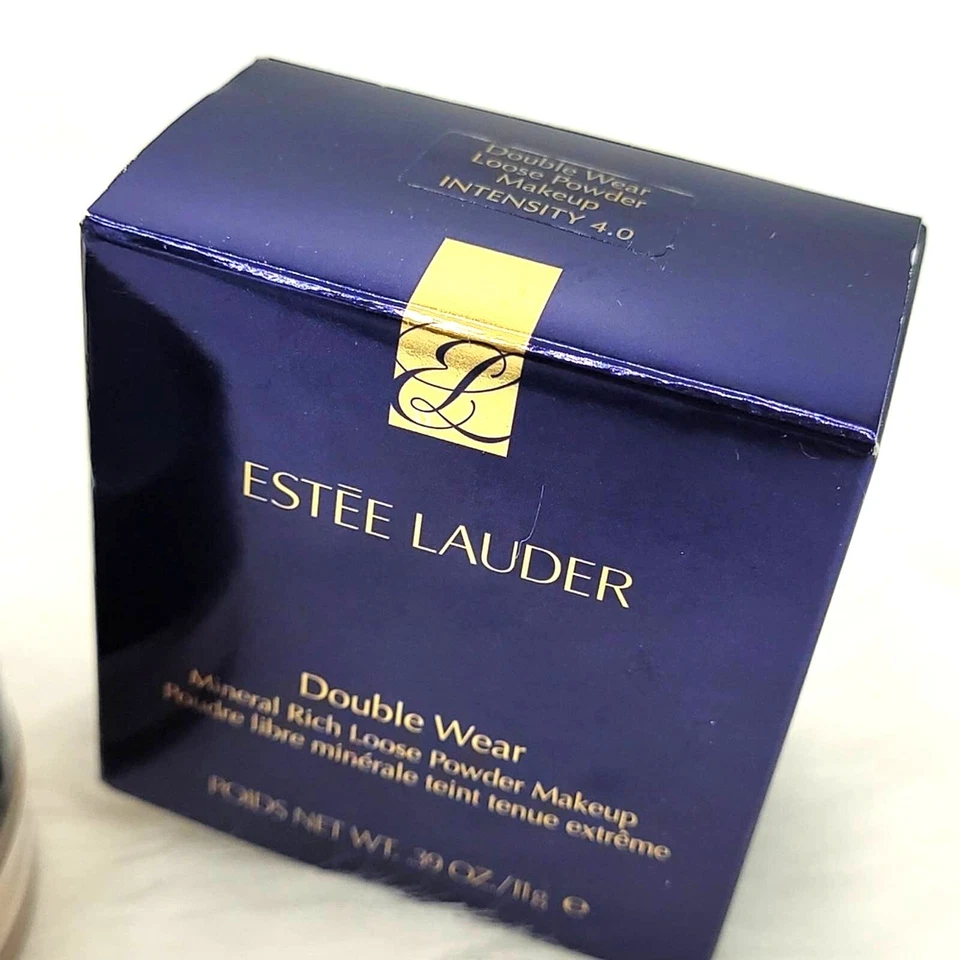 Maquillaje en polvo suelto rico en minerales de doble uso de Estee Lauder .39 oz - Intensidad 4.0 Foto 2 de 4