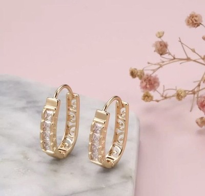 Quadratische weiße Zirkon Creolen Rosegold 585 vergoldet elegante Huggies 