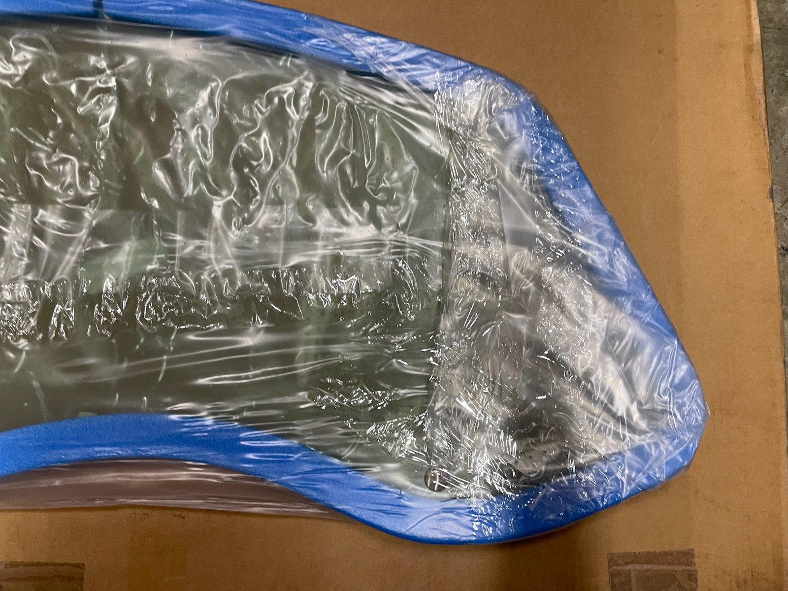Aston Martin V8 Vantage 2006-2016 LEFT Door glass P/N 6G33C21411DA
