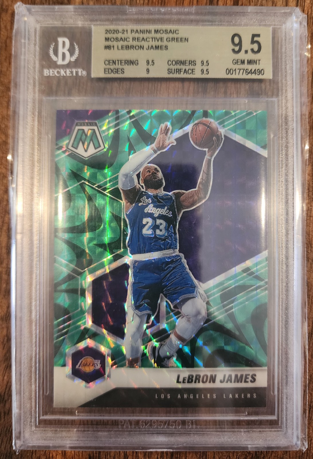 2020-21 Mosaic Lebron James #81 Reactive Green Prizm Beckett 9.5