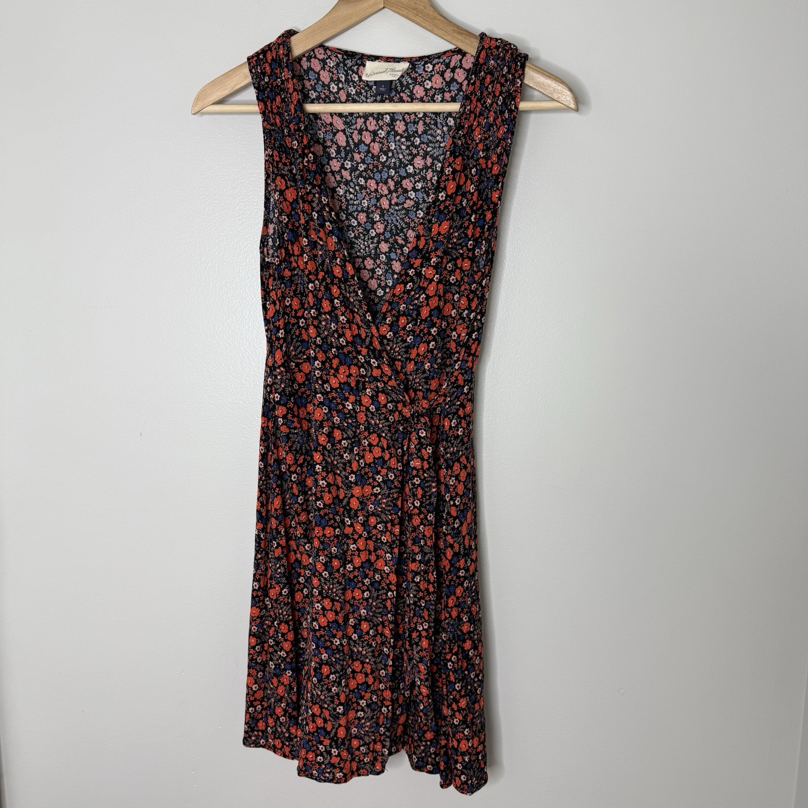 Universal Thread Women's Size Small Red Floral Su… - image 1