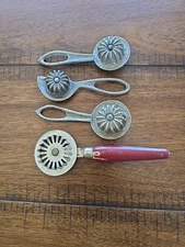 Vintage Pie Crimper Wheel Primitive Rustic Kitchen Tool Lot Of 4