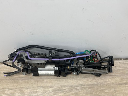 Original Porsche Macan (95B) 2022 Luftfederung Kompressor Pumpe 95B616006G - Bild 2 von 8