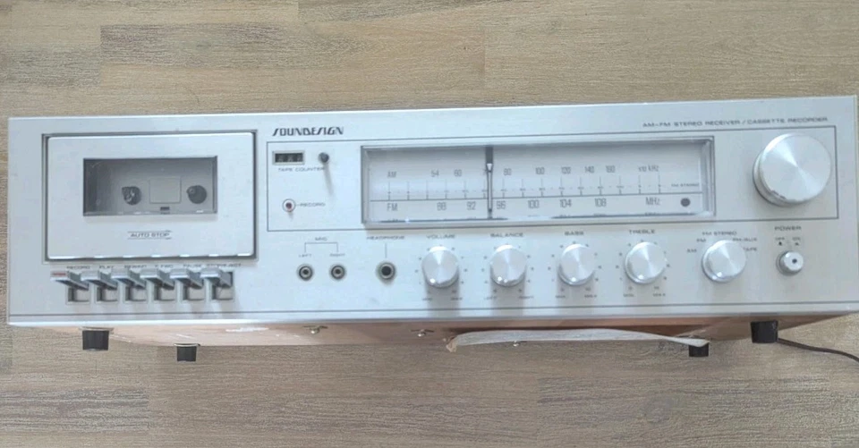 Soundesign 5601 Receptor AM/FM Grabadora de Cassette, Altavoces Originales, Probado Foto 2 de 4