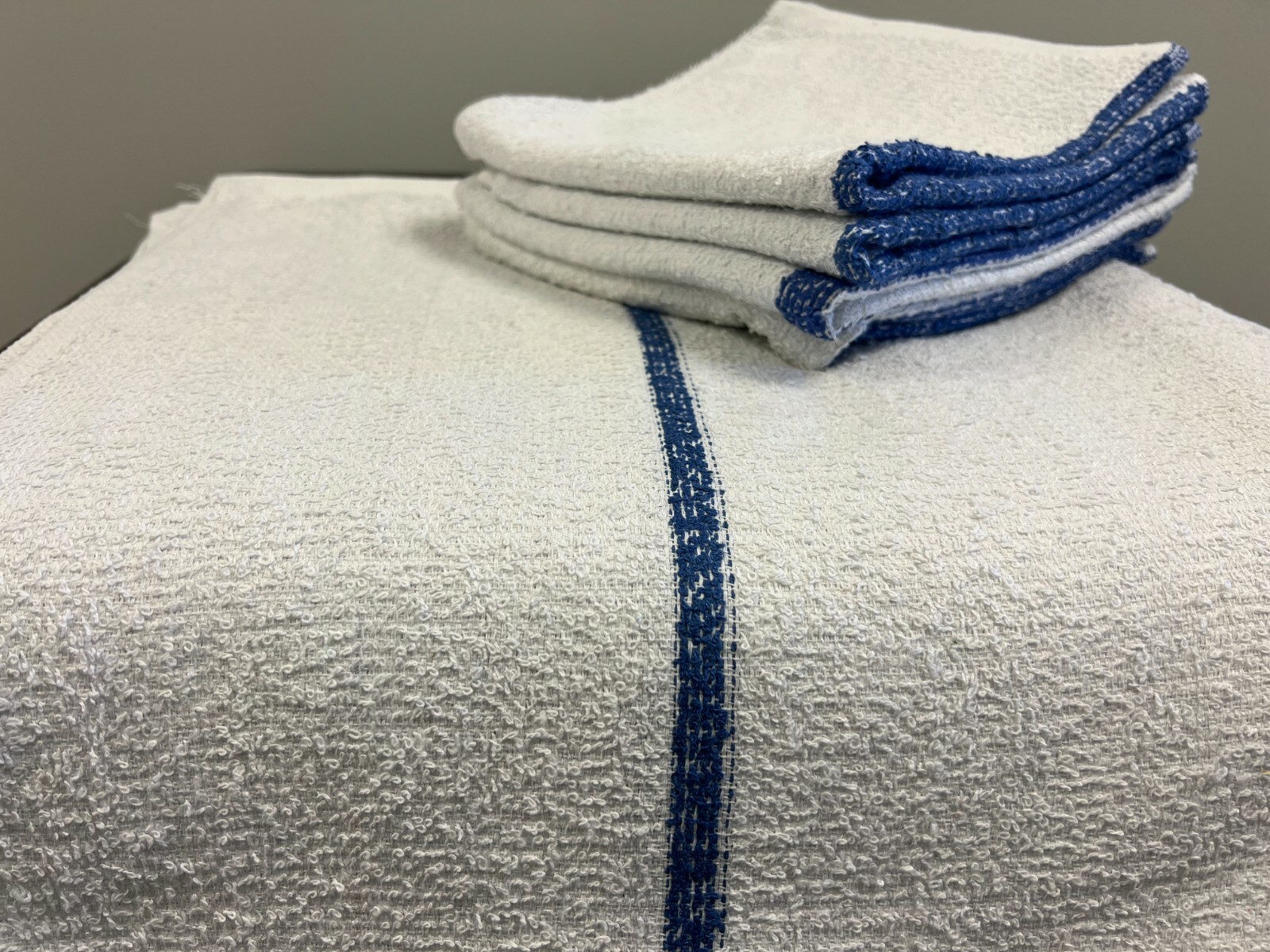 300 PIECES NEW BLUE STRIPED BAR MOPS RESTURANT CLEANING TOWELS