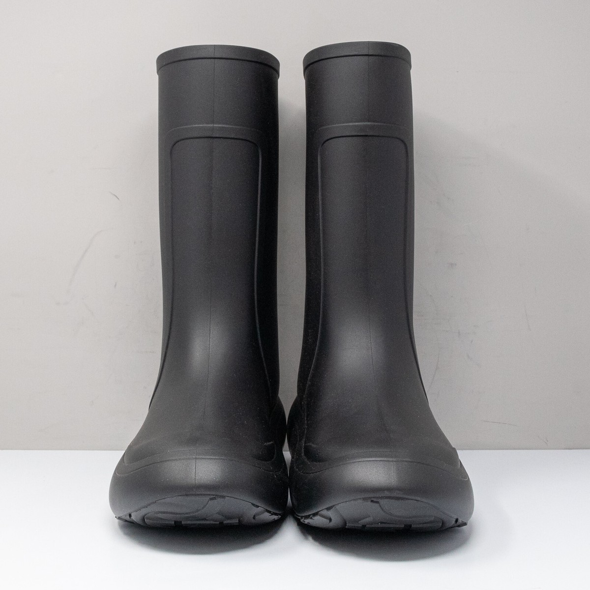 Salvatore Ferragamo Black Gancini Rain Boots Men display picture 2