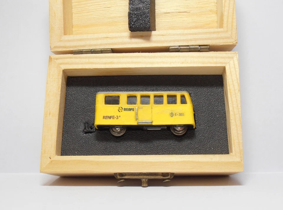 Dresina RENFE 303 Barreiros + vagoneta con grúa. Parvus. Escala N. - Imagen 2 de 4