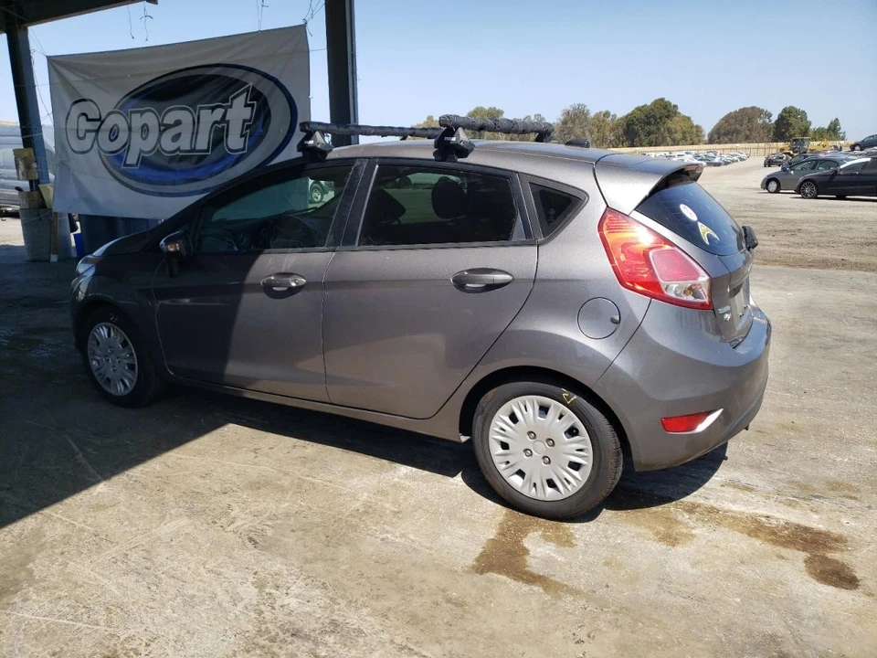 Capó usado se adapta a: Ford Fiesta 2014 grado A Foto 3 de 4