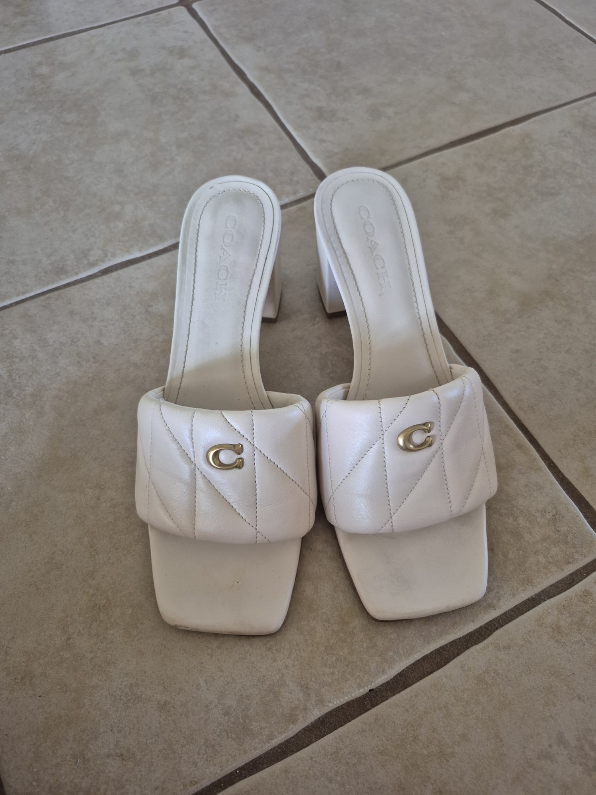 Coach Cream Colored Quilted Leather Slides With Gold C Hardware Size 10B