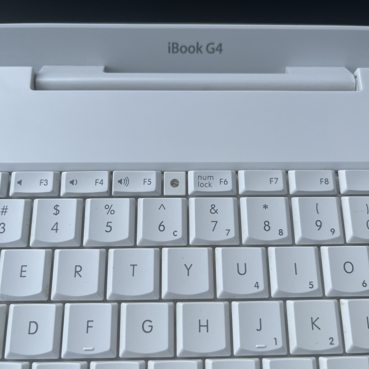 Apple IBook G4, Model A1134, 2005 14in - Completely Untested - No