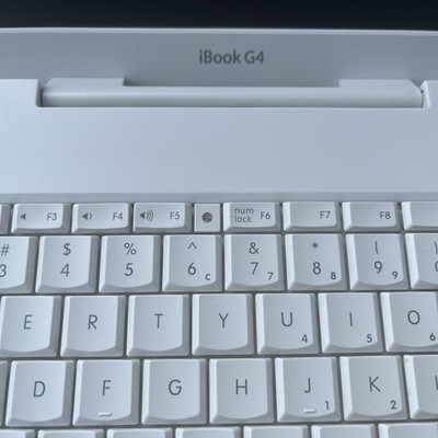 Apple IBook G4, Model A1134, 2005 14in - Completely Untested - No